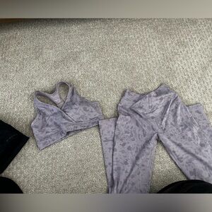 Alphalete Pebble Print Leggings and Bra, both in size M